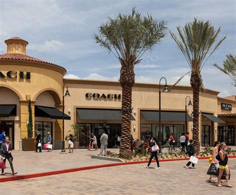 gucci desert hills premium outlets